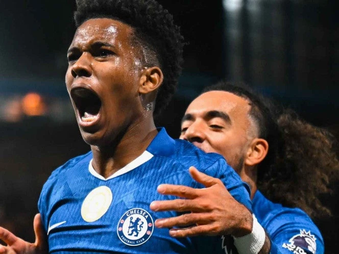 Chelsea agudiza la crisis del Liverpool con golazo agónico