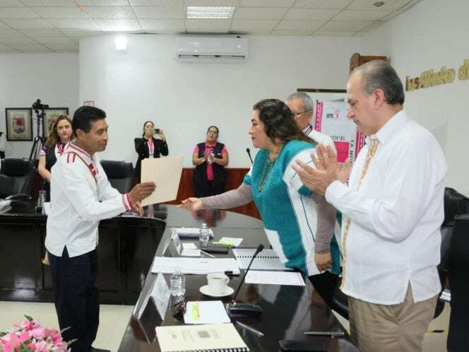 Gana elección a alcalde de Oxchuc el profesor indígena César Gómez López