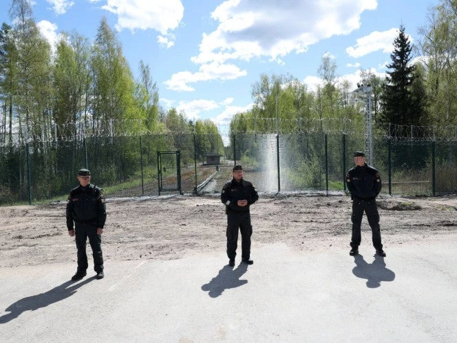 Por temor a una guerra con Rusia, Finlandia endurece la frontera norte de la OTAN