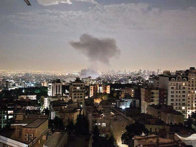 Irán advierte represalias tras los ataques de Israel a instalaciones nucleares y mandos militares