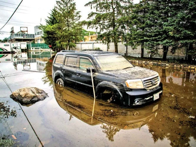 Lluvia deja 2 muertos en EU; sigue la alerta
