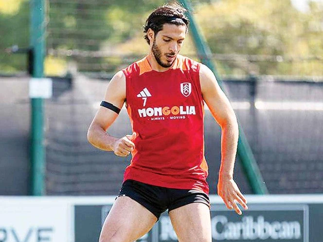 A Raúl Jiménez le queda cuerda para más