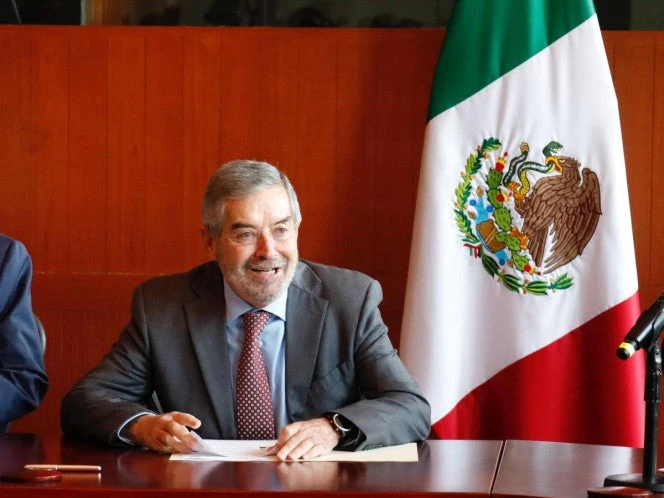 Es una prioridad reforzar los servicios consulares en EU: De la Fuente
