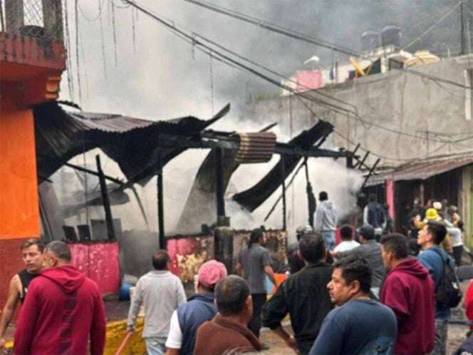 Serie navideña provoca incendio en una casa; muere una niña de 6 años