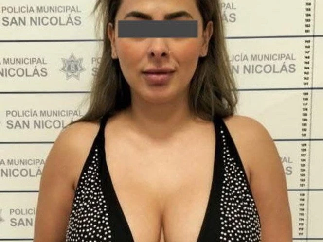 Detienen a modelo y conductora de TV por alterar el orden público