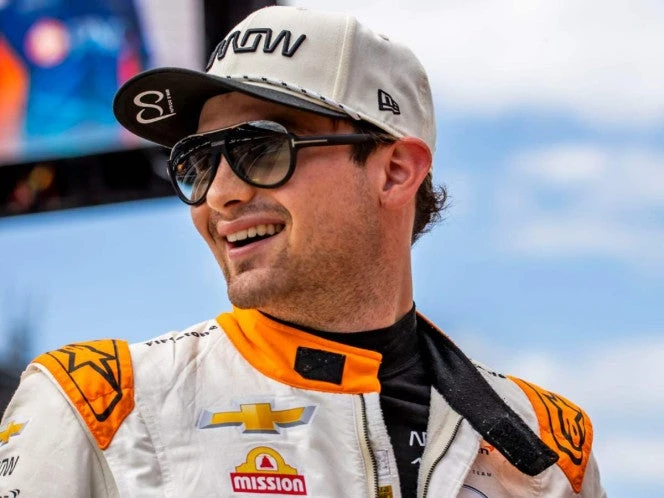 Pato O'Ward logra podio en Gateway y cierra brecha por el liderato de IndyCar