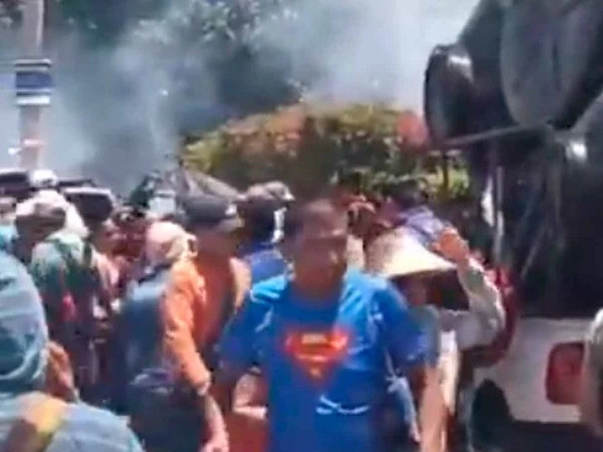 Maestros de la CETEG intentan tomar el INE en Chilpancingo; enfrentamiento con Guardia Nacional