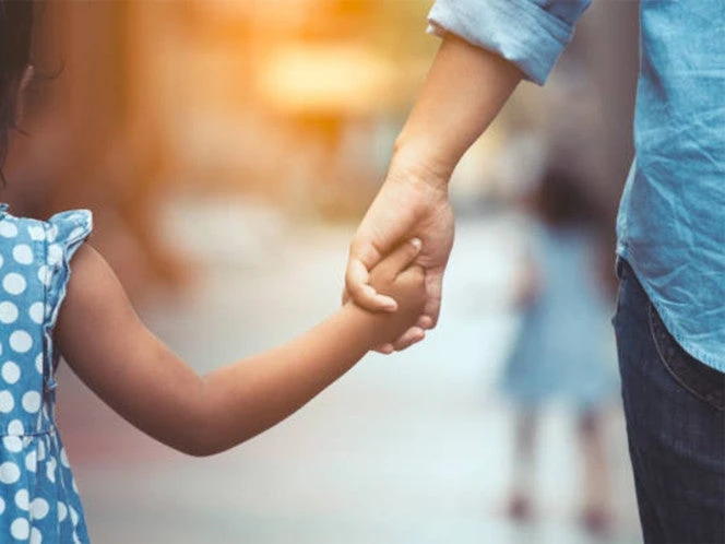 ¿Cuál es el riesgo de compartir fotos de tus hijos en redes sociales?