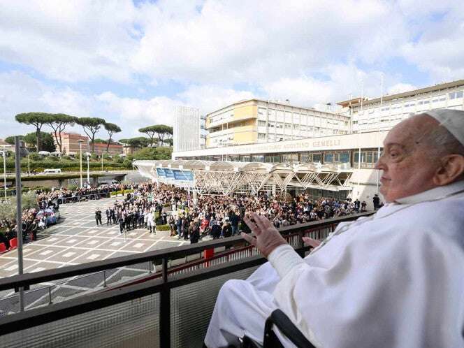 Papa Francisco es dado de alta tras 5 semanas hospitalizado 