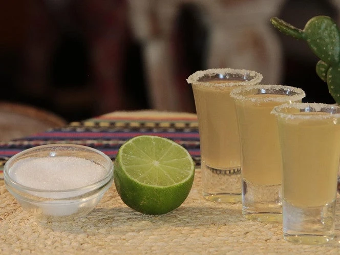 Alcohol está detrás del 30 por ciento de los casos de cáncer de hígado ¿Otra copita?
