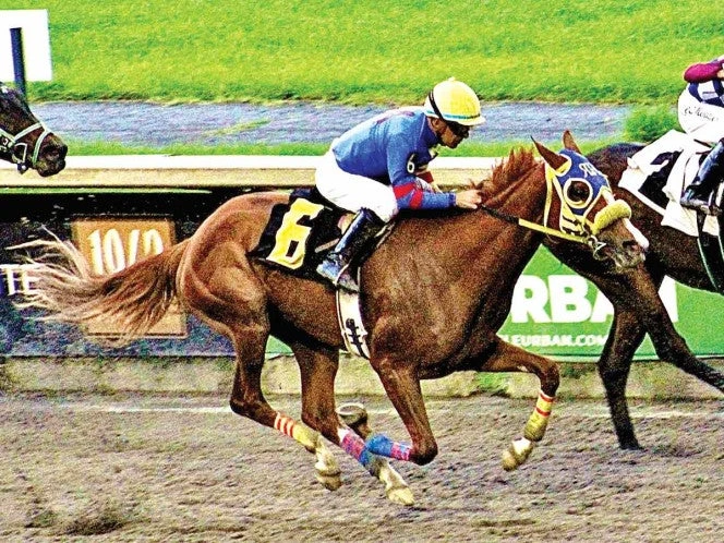 Regresó Espinoza, pero no es el mismo; fiesta nublada en el Hipódromo