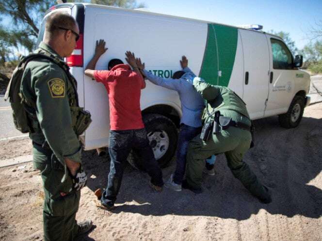 Captura de inmigrantes en la frontera con México se acerca al mínimo histórico