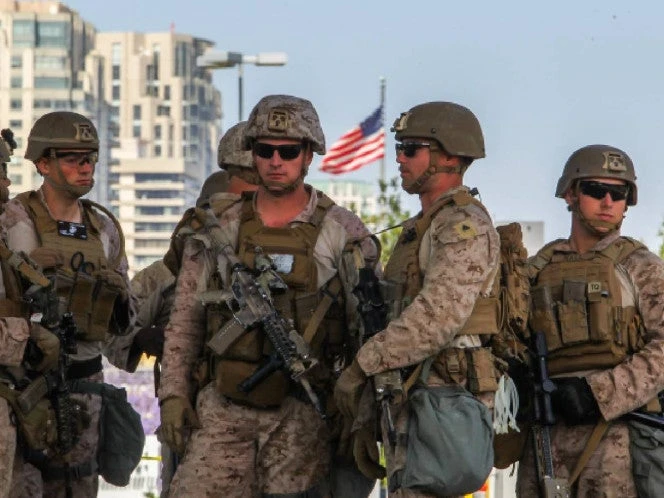 ¡Marines en las calles! Trump convierte su cumpleaños en desfile militar