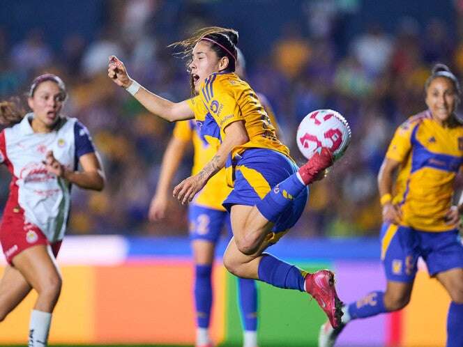 Jacqueline Ovalle bautiza su remate que terminó en golazo