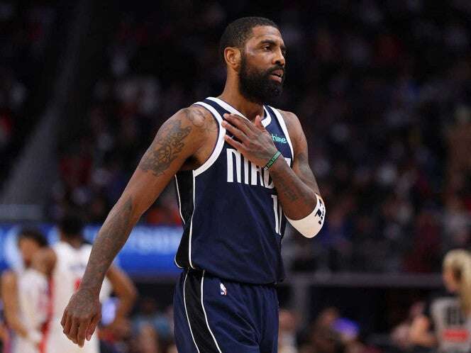 Duro golpe para Mavericks, Kyrie Irving dice adiós por lesión