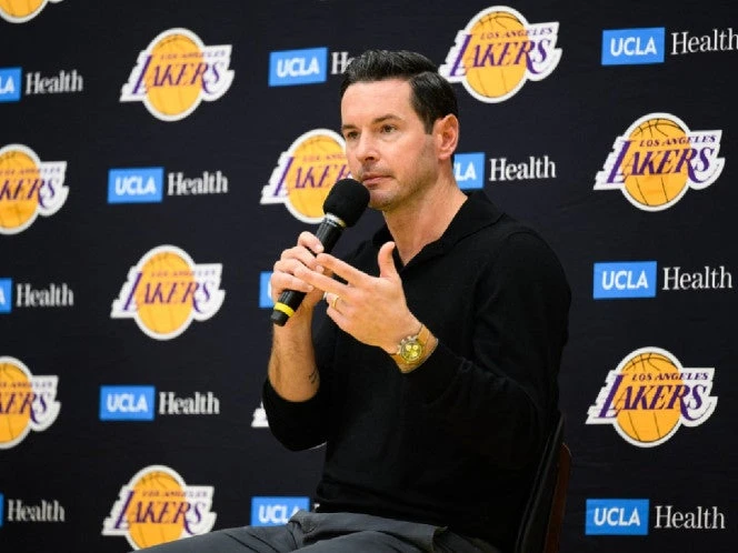 Los Lakers dieron una extensión de contrato a su entrenador