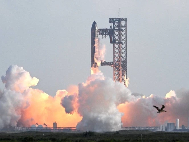 SpaceX logra exitoso lanzamiento de Starship tras intentos fallidos