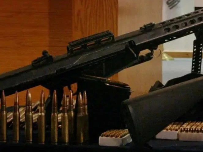 Caen 11 “Mayos” con fusil Barrett y ametralladora en Navolato, Sinaloa
