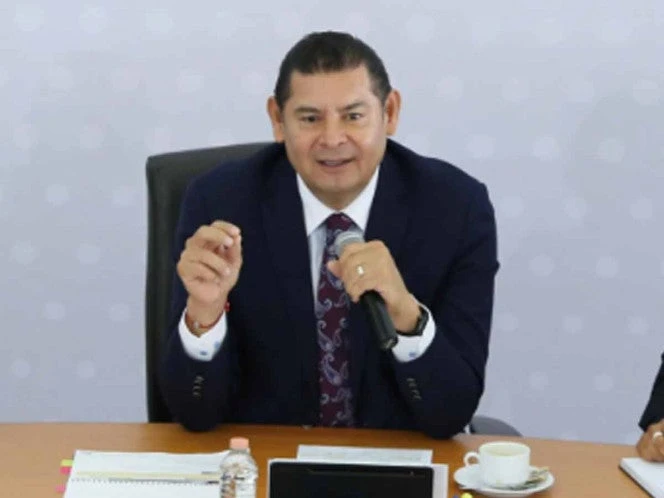 Rehabilita Escuadrón de Maquinaria en Puebla el equivalente a más de 300 calles