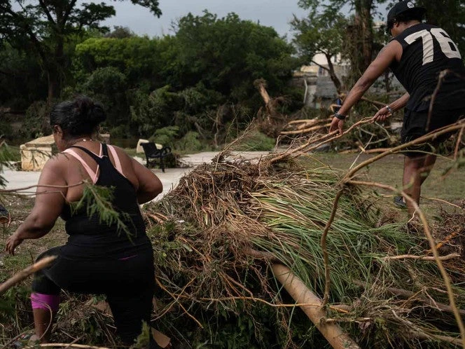Intensifican búsqueda de 27 niñas tras inundaciones en Texas; van 59 muertos | FOTOS