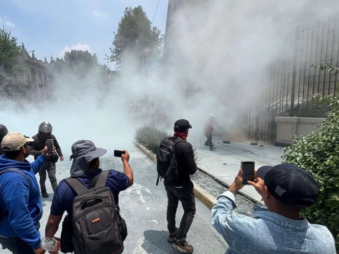 Segob y SEP llaman al diálogo y condenan violencia de la CNTE