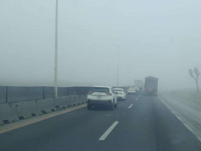 Neblina cubre carretera en Nuevo León 