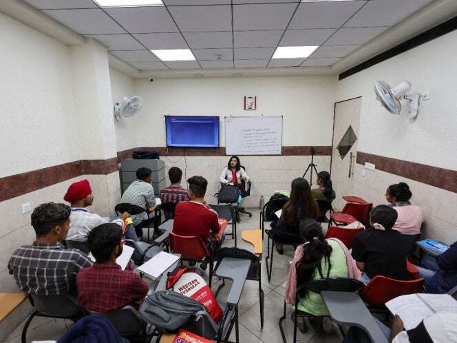 Detienen a 5 alumnos de una escuela de enfermería... por realizarle una brutal 'novatada' a un compañero