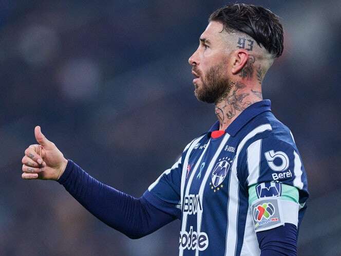 ¿Por qué Sergio Ramos usa doble gafete de capitán con Rayados?