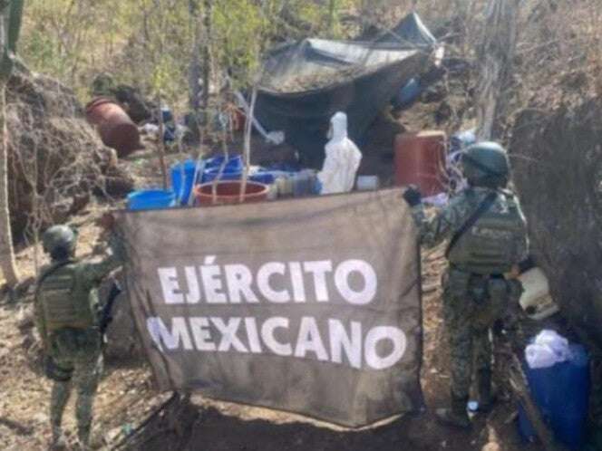 Autoridades aseguran 12 narcolaboratorios en Sinaloa