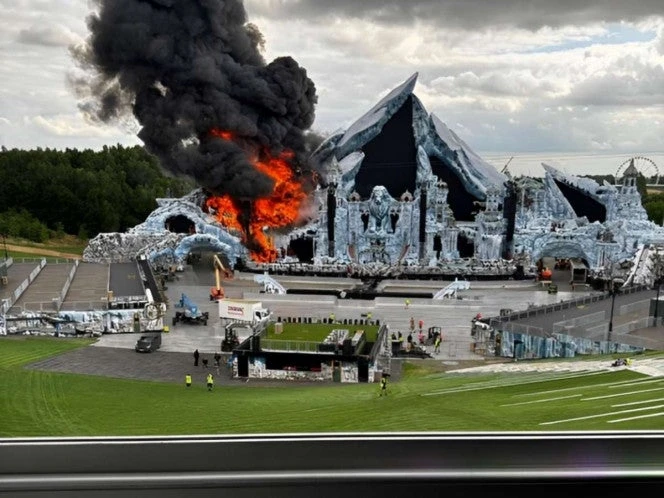 VIDEO: Se incendia el set principal de Tomorrowland... a horas de iniciar el festival