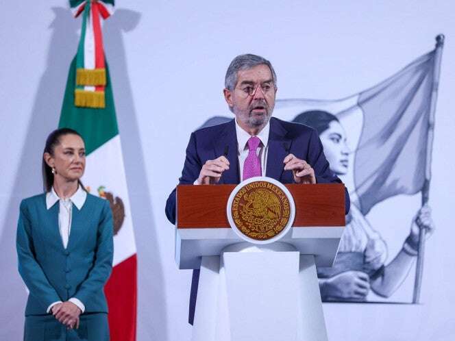 No están solos y no van a estar solos: Juan Ramón de la Fuente a mexicanos en EU