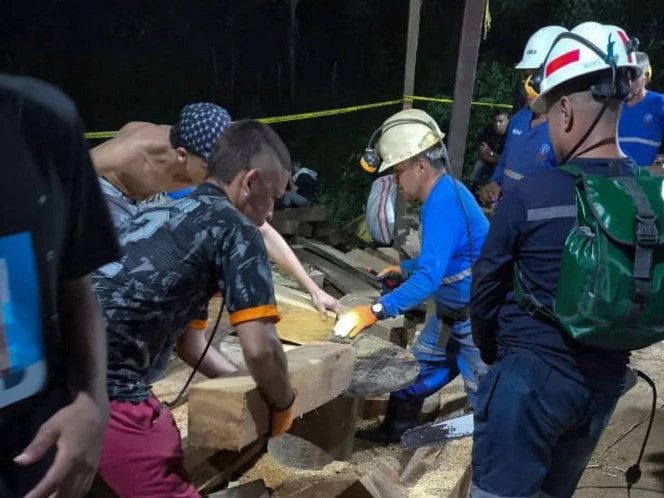 Al menos 18 mineros atrapados por derrumbe en una mina de oro en Colombia