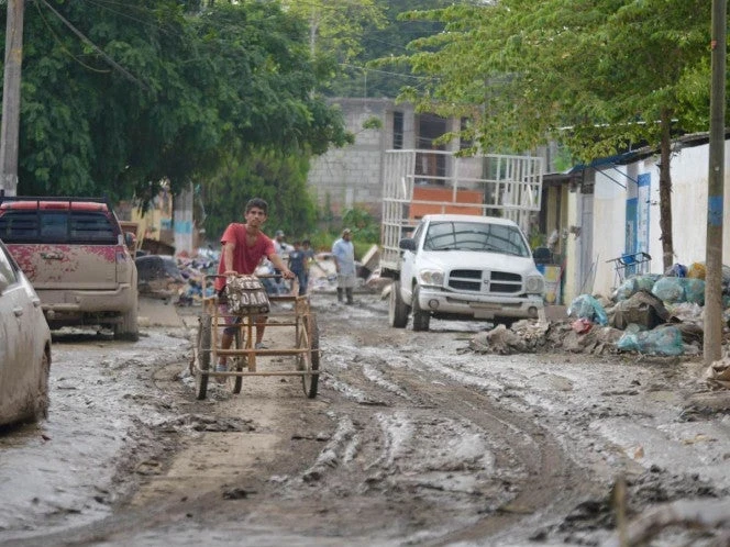 Damnificados piden ayuda a tres semanas de inundaciones en Veracruz