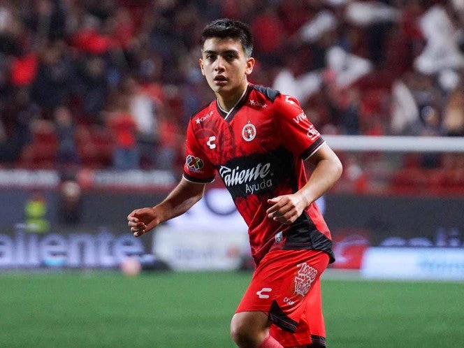 ¿Por qué Gilberto Mora no puede jugar en Europa?