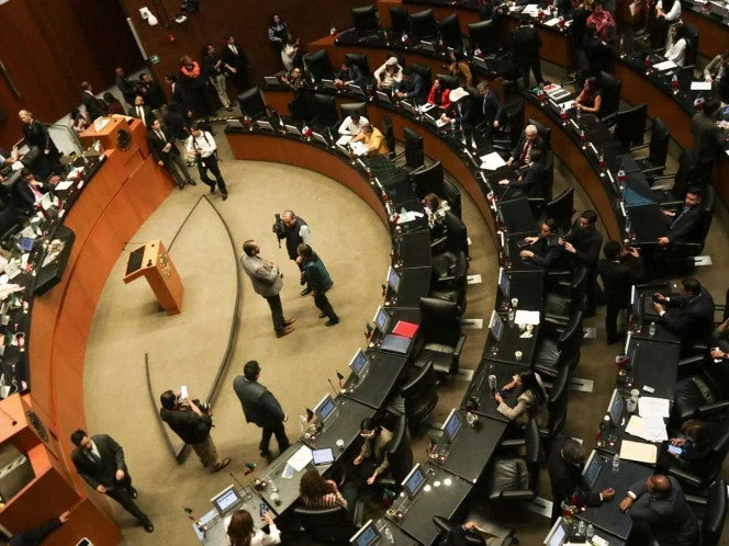 Recibe Senado minuta de ley para acceso libre y gratuito a playa