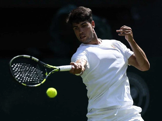 Carlos Alcaraz tuvo problemas en primera ronda de Wimbledon