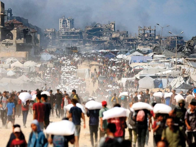 Desplazan a gazatíes de centro del enclave; buscarán nuevo refugio