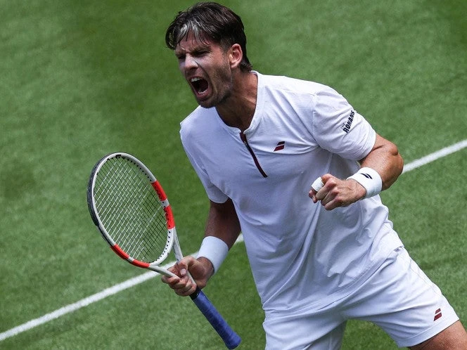 Cameron Norrie remonta y sigue con vida en Washington
