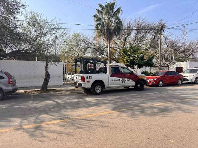 Alumno de secundaria llevaba una réplica de pistola oculta entre sus útiles