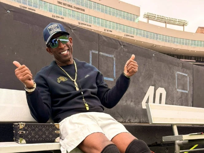  Deion Sanders establece código de vestimenta para sus jugadores universitarios