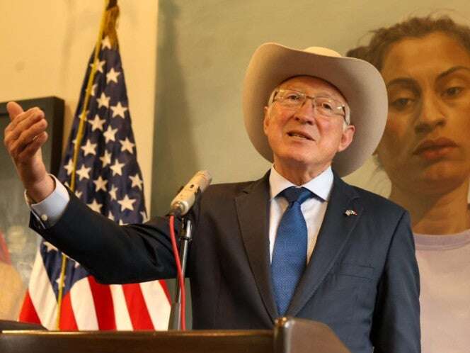 Ken Salazar sugiere a México generar ‘cortinas de seguridad y prosperidad' con Trump