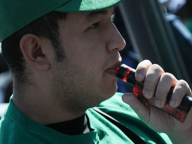 Diputados reciben propuesta presidencial para prohibir vapeadores