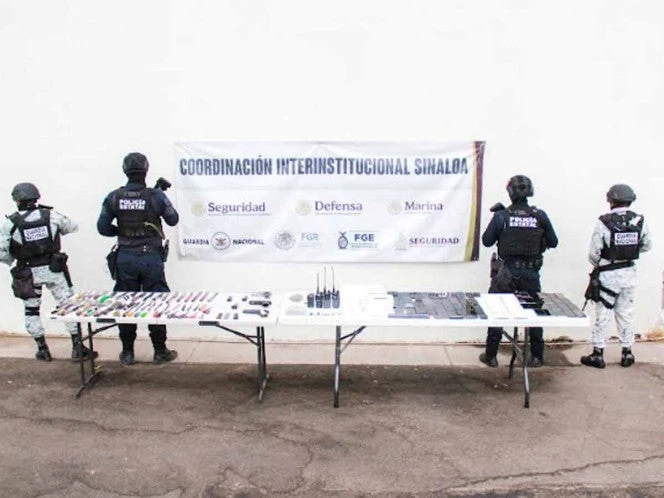Continúan asegurando armas y objetos ilícitos dentro del Penal de Culiacán