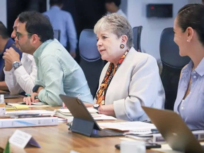 Anuncia Alicia Bárcena Parque de Economía Circular en Quintana Roo para transformar el sargazo