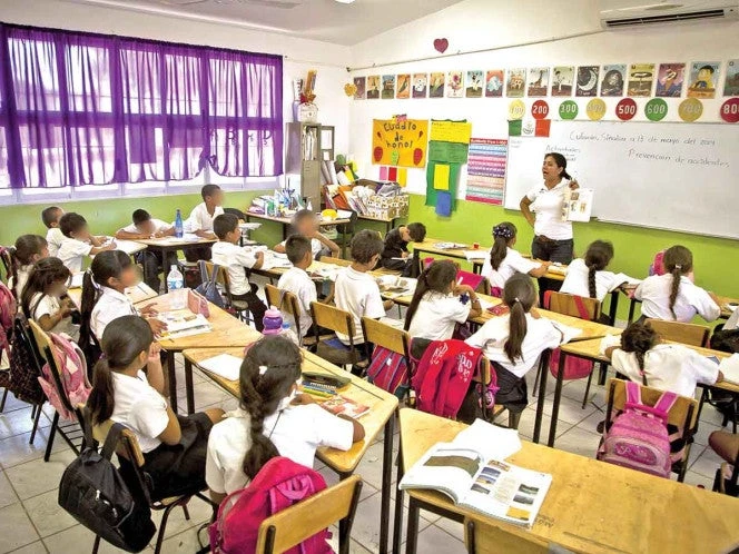 Recurren a los EduTubers para aplicar la NEM
