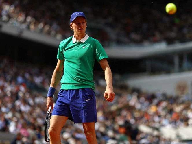 Jannik Sinner se instala en semifinales de Roland Garros