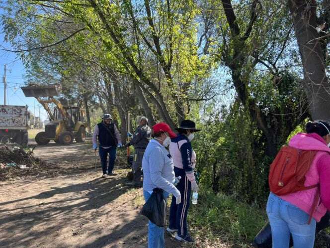 Habitantes se suman a la jornada de limpieza del río Atoyac 