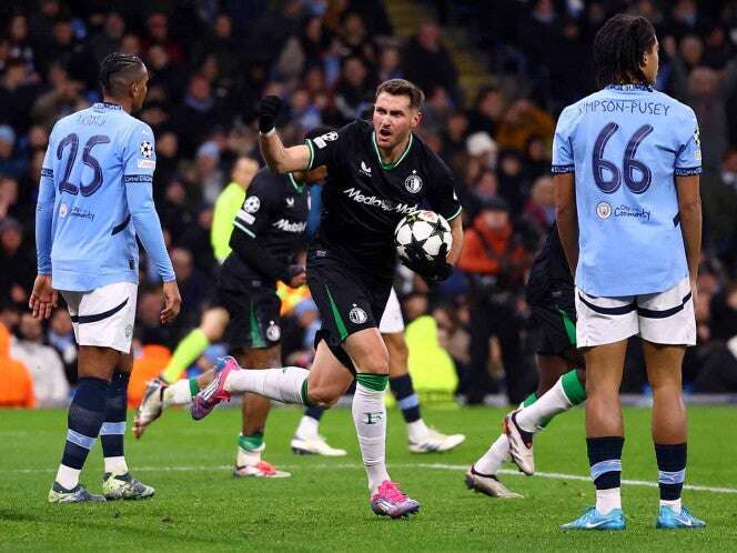 Santi Giménez y Feyenoord le roban la gloria al City en Champions