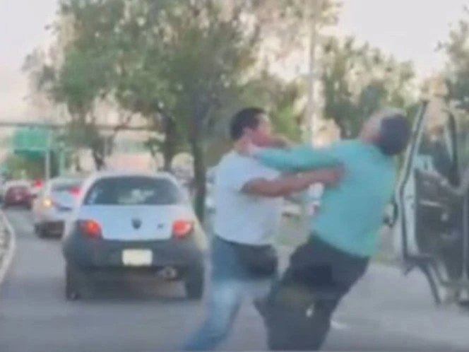Golpean a abuelito tras incidente vial en Pachuca, Hidalgo