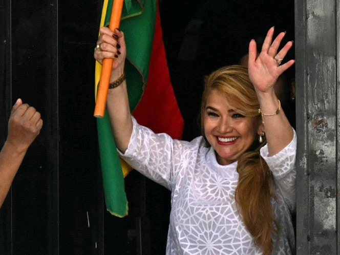 Jeanine Áñez, expresidenta de Bolivia, sale de prisión tras anulación de su condena